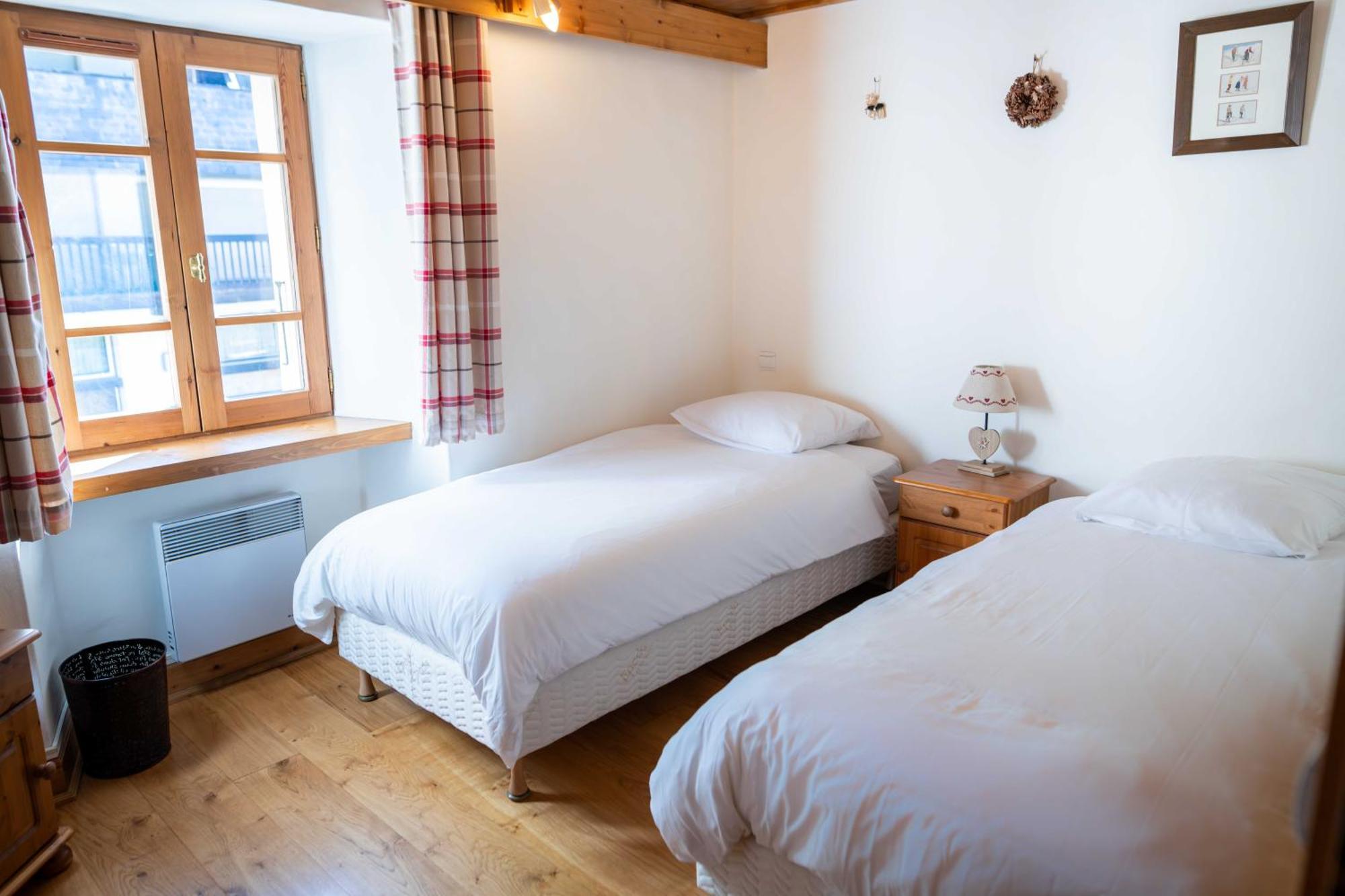 Warm 2-Bedroom Apartment Near The Tourist Office 梅杰夫 外观 照片