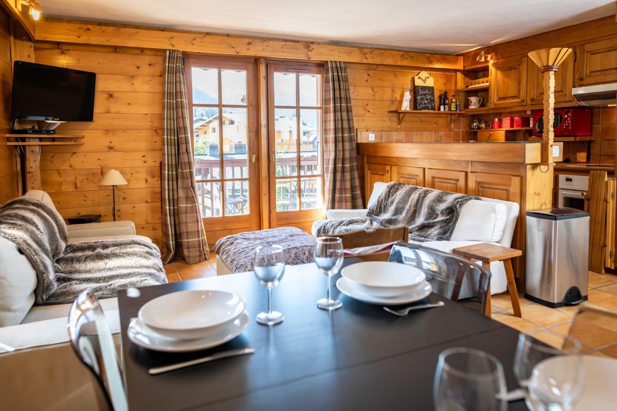 Warm 2-Bedroom Apartment Near The Tourist Office 梅杰夫 外观 照片